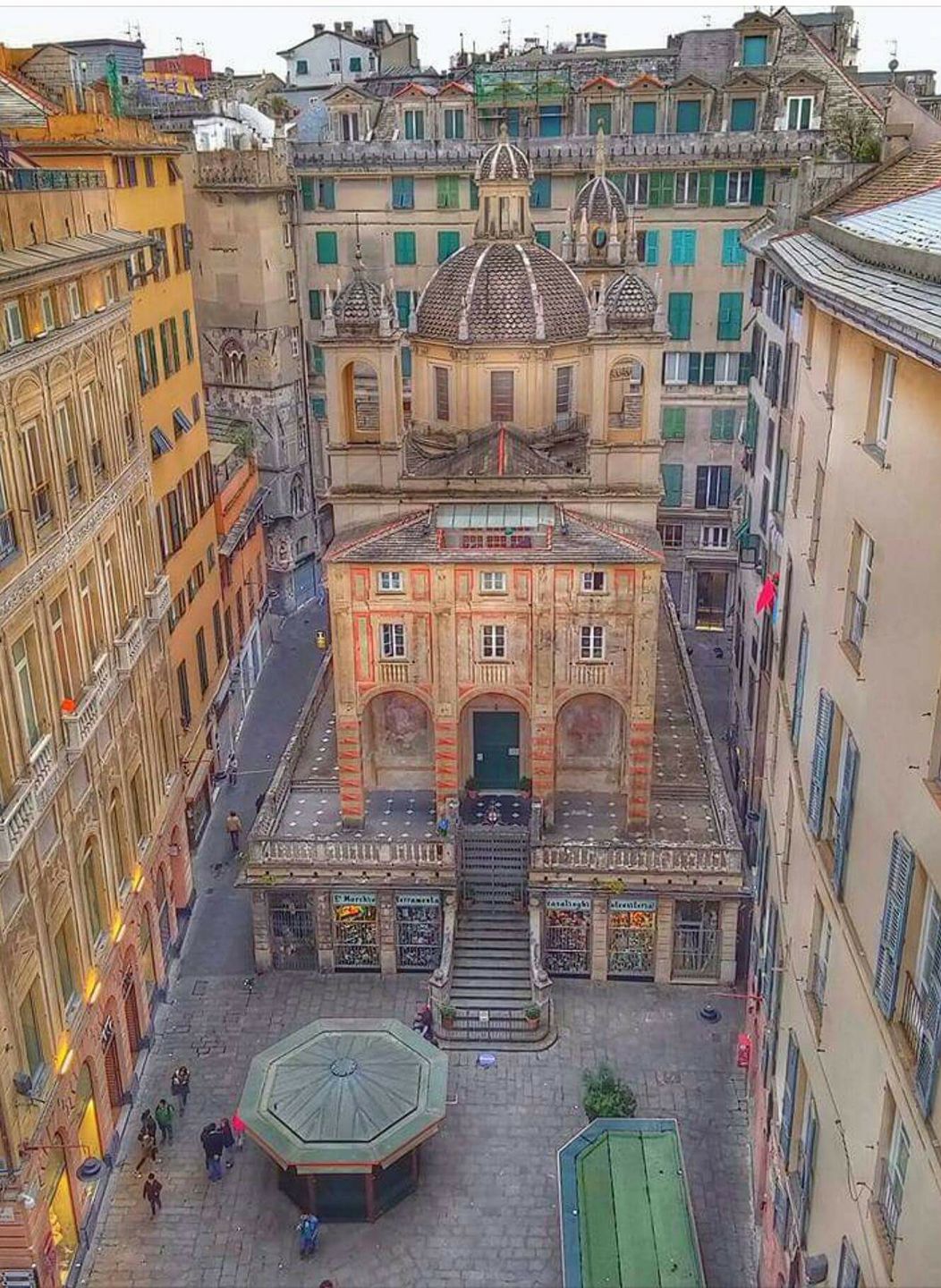 Chiesa piazza Banchi